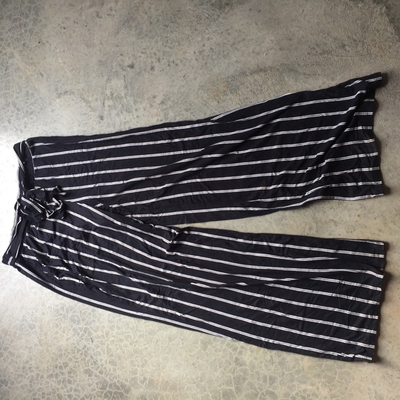 Forever 21 flowy pants - Picture 1 of 1